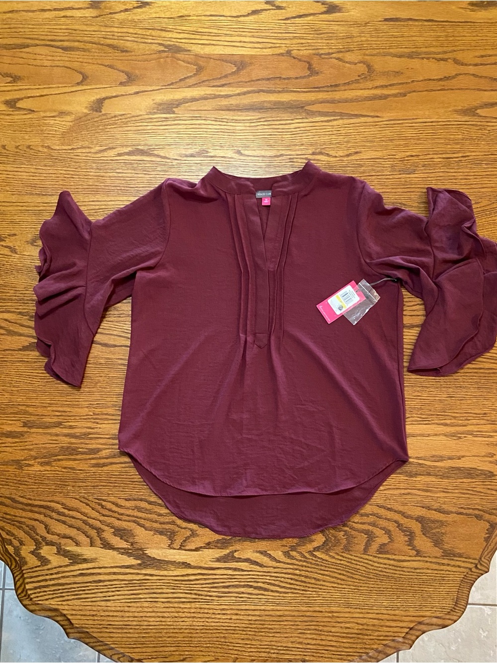 NWT Vince Camuto Blouse Women’s Cranberry Purple Ruffle Sleeve Split Neck Size M